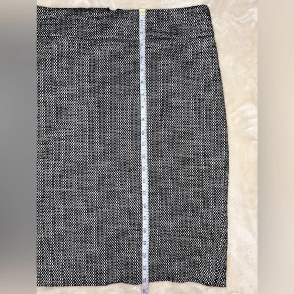 LOFT black/white tweed pencil skirt - sz 8 - Picture 5 of 8